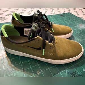 Nike SB Shane O’Neil men’s size 9